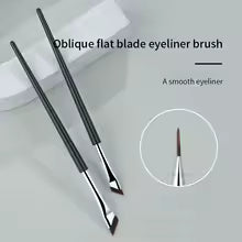 The Upgrade Blade Eyeliner Brush